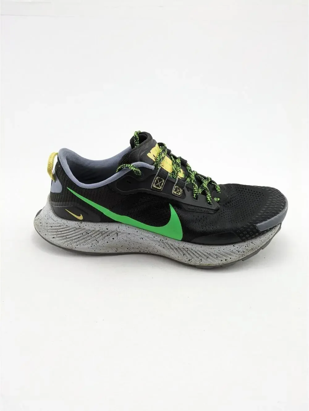 Mens Nike Pegasus Trail 3 Black Green Athletic Running Shoes DA8697-004 Size 9.5